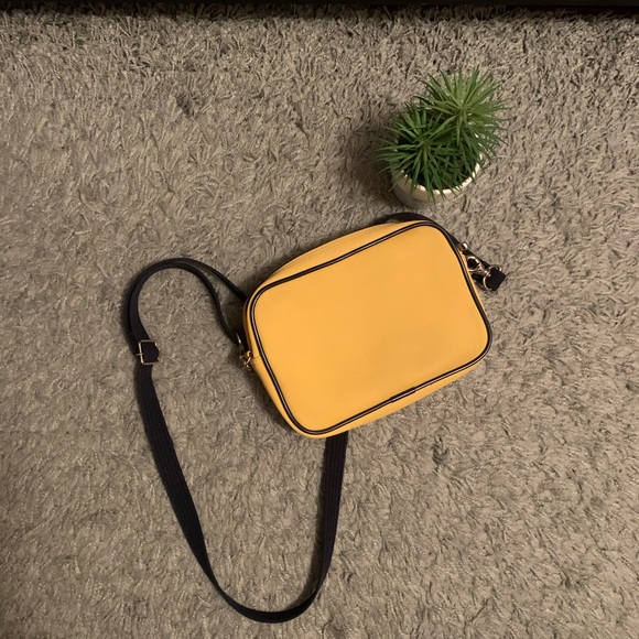 Lacoste shoulder bag - Picture 2 of 4